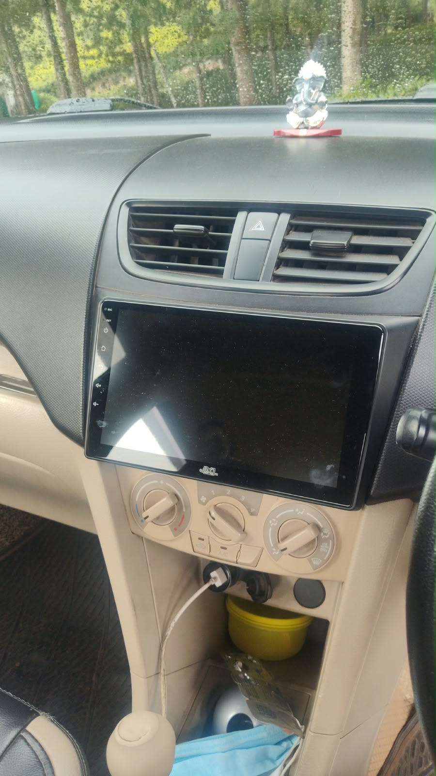 White Cabs taxi in Tiruppur - photo 4